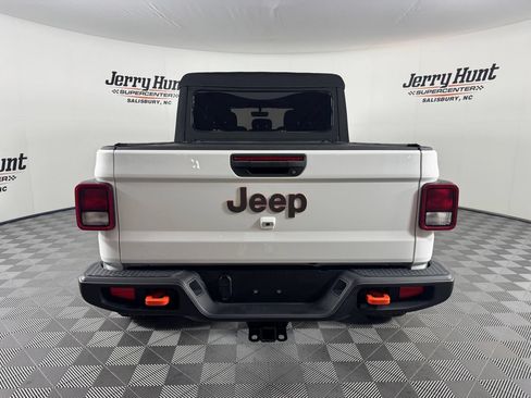 Used 2023 Jeep Gladiator Mojave w/ Cold Weather Group AWD/4WD image 8