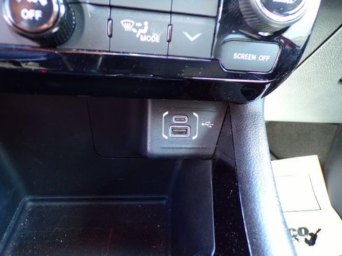 Certified 2022 Jeep Compass Latitude w/ Sun and Sound Group AWD/4WD image 22