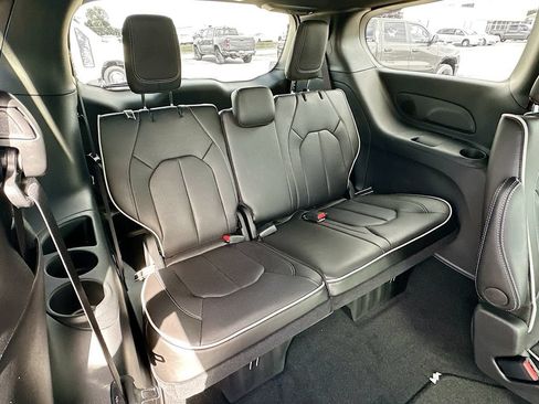 New 2027 Chrysler Pacifica Limited w/ S Appearance Package FWD image 35