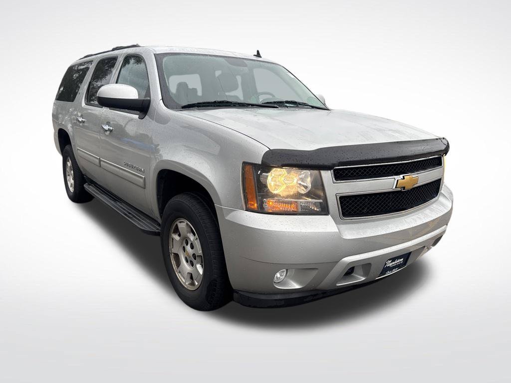 Used 2010 Chevrolet Suburban LT w/ Luxury Package AWD/4WD image 5