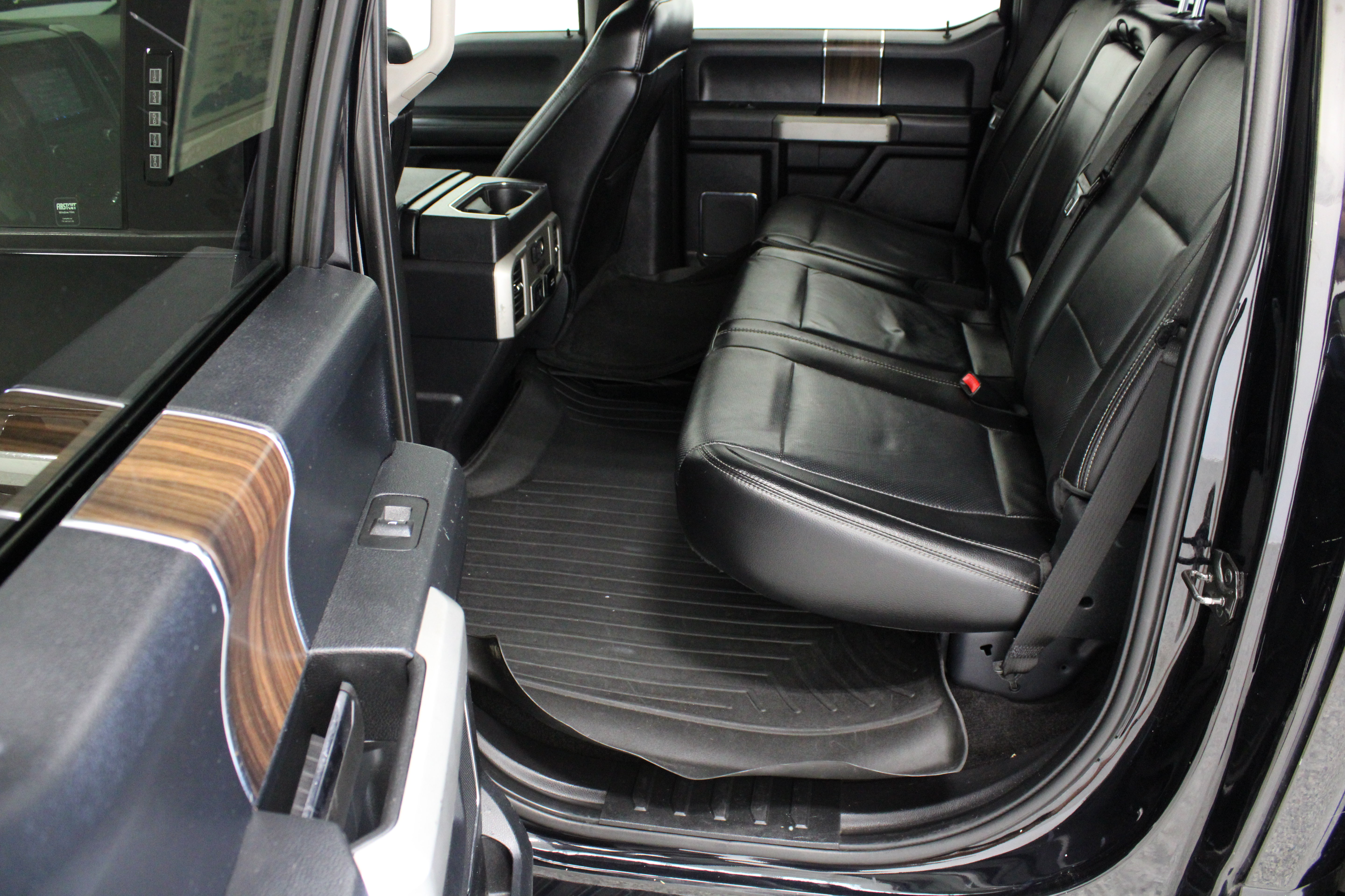 Used 2017 Ford F150 Lariat w/ Equipment Group 502A Luxury RWD image 31