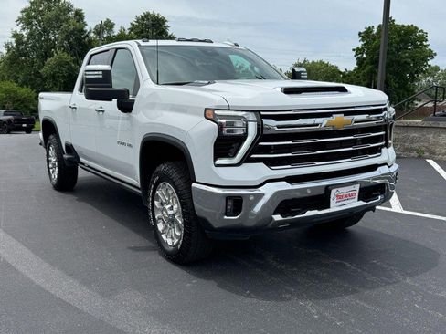 Used 2024 Chevrolet Silverado 3500 LTZ w/ LTZ Premium Package AWD/4WD image 2
