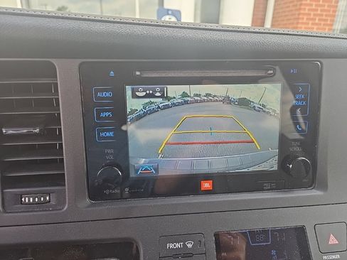 Used 2015 Toyota Sienna Limited Premium FWD image 13