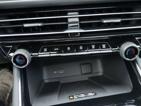 New 2026 Chevrolet Traverse LT image 18