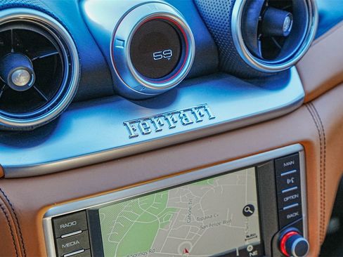 Used 2018 Ferrari California T image 22