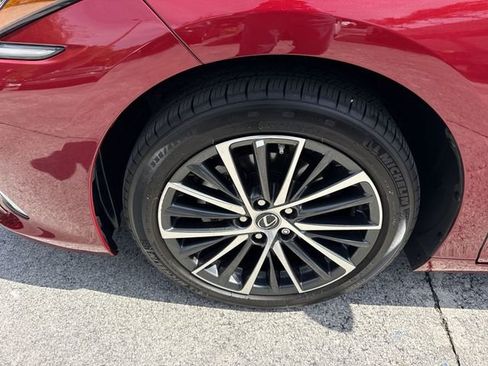 Certified 2025 Lexus ES 350 w/ Premium Package FWD image 10