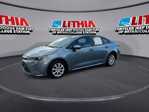 Used 2026 Toyota Corolla LE FWD image 4
