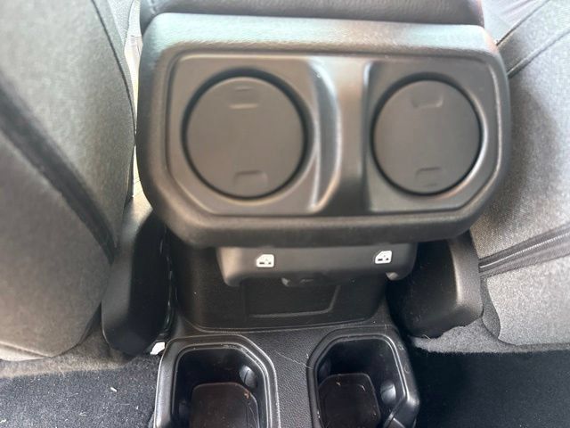 Used 2025 Jeep Wrangler Unlimited Sport AWD/4WD image 27