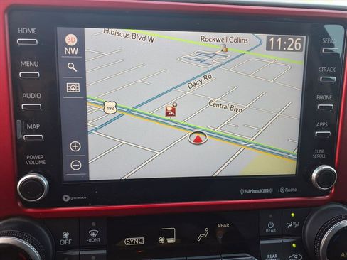 Used 2022 Toyota Highlander XLE image 12