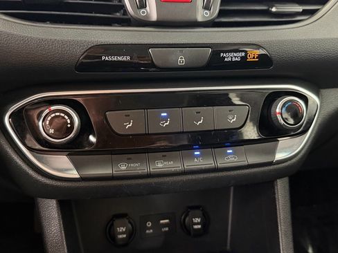 Used 2020 Hyundai Elantra GT image 25