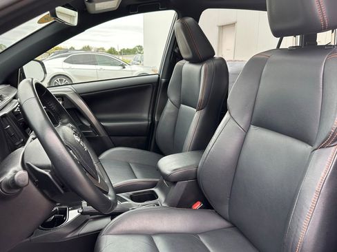 Used 2018 Toyota RAV4 SE w/ Power Extra Value Package AWD/4WD image 10