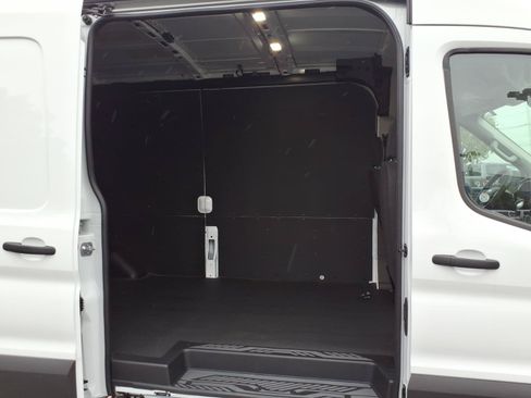 New 2026 Ford Transit 250 148 Medium Roof w/ Load Area Protection Package RWD image 10