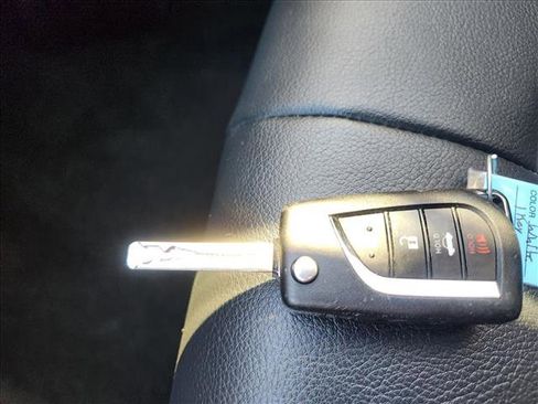 Used 2024 Toyota Camry SE image 36