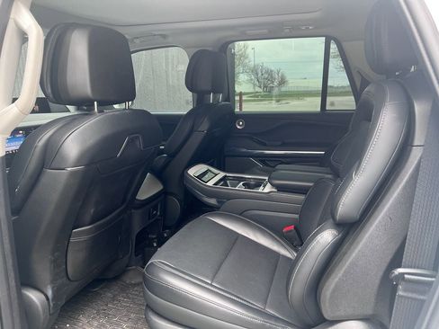 Used 2025 Lincoln Navigator L Reserve AWD/4WD image 14