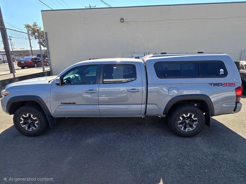 Used 2019 Toyota Tacoma TRD Off-Road w/ Technology Package AWD/4WD image 4