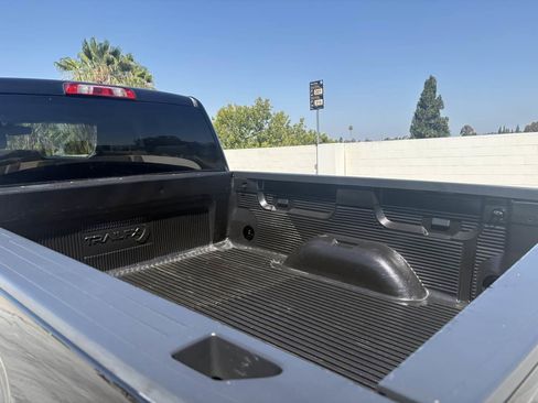 Used 2018 GMC Sierra 1500 SLE w/ SLE Value Package AWD/4WD image 11