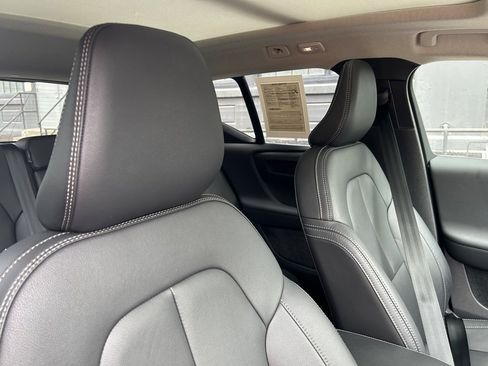 Certified 2025 Volvo XC40 B5 Plus w/ Climate Package image 26