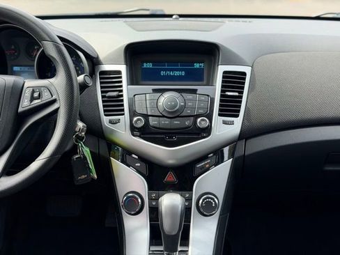 Used 2016 Chevrolet Cruze LT FWD image 16