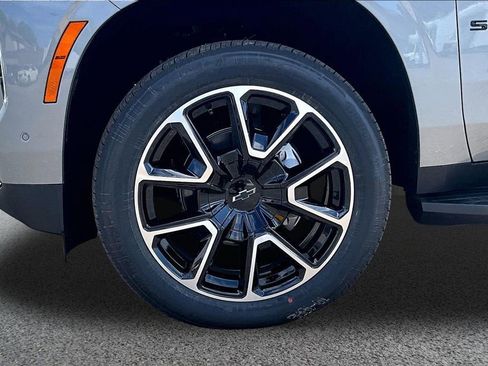 New 2026 Chevrolet Suburban RST w/ Comfort Package AWD/4WD image 10