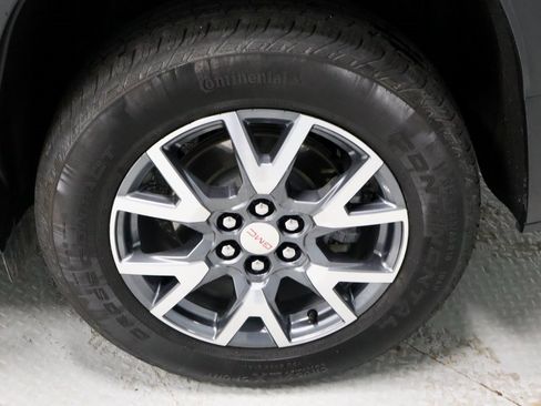 Used 2023 GMC Acadia SLT w/ LPO, Floor Liner Package image 21