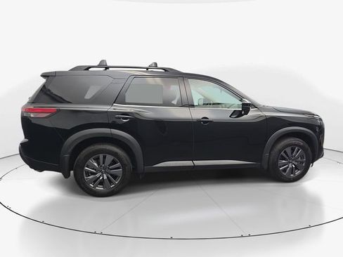 Used 2024 Nissan Pathfinder SV w/ SV Premium Package image 11