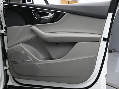 Used 2020 Audi Q7 3.0T Premium Plus image 24