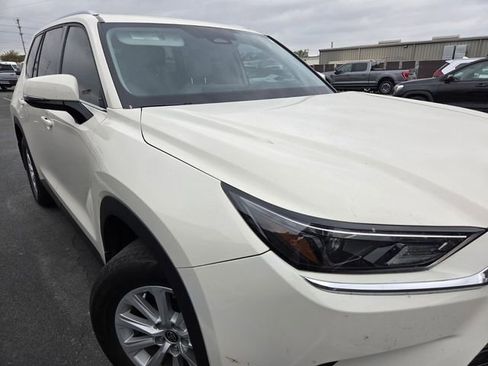 Used 2024 Toyota Grand Highlander XLE image 9