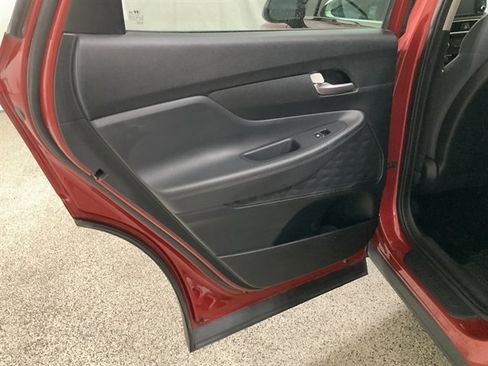 Used 2019 Hyundai Santa Fe SE image 17
