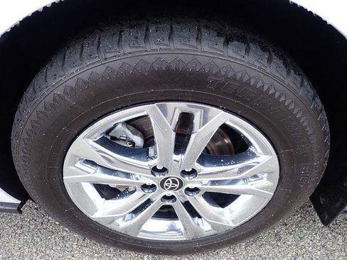 Certified 2022 Toyota Sienna XSE w/ XSE Plus Package AWD/4WD image 12