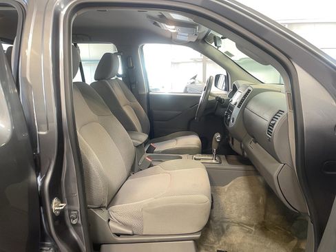 Used 2017 Nissan Frontier SV AWD/4WD image 17