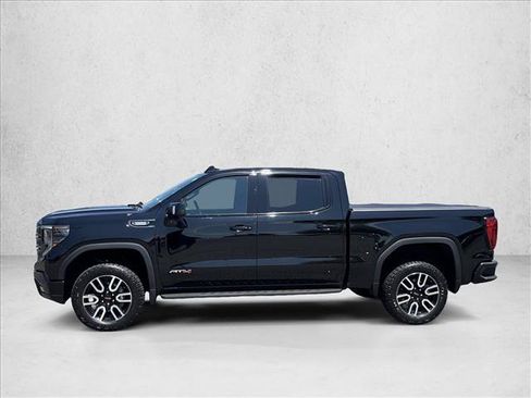 Used 2024 GMC Sierra 1500 AT4 w/ Technology Package AWD/4WD image 8