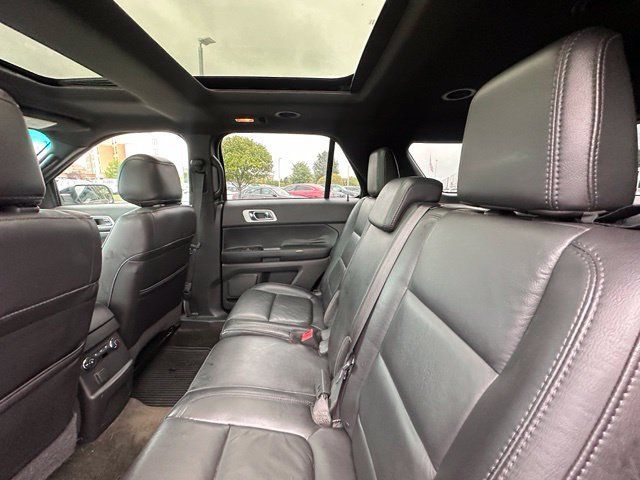 Used 2014 Ford Explorer XLT w/ Equipment Group 202A AWD/4WD image 32