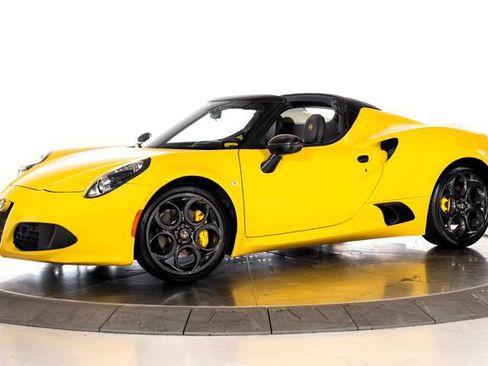 Used 2016 Alfa Romeo 4C Spider w/ Spider Track Package 4 RWD image 1