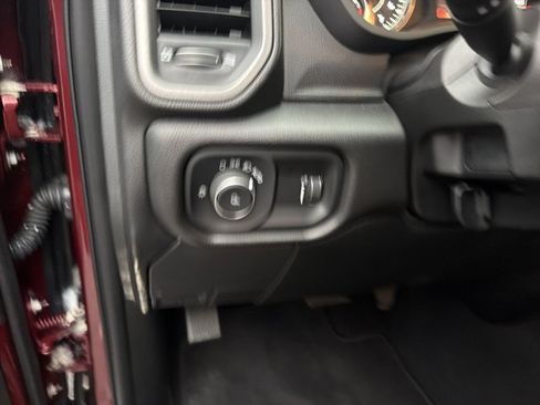 Used 2024 RAM 3500 Tradesman w/ Chrome Appearance Group AWD/4WD image 17