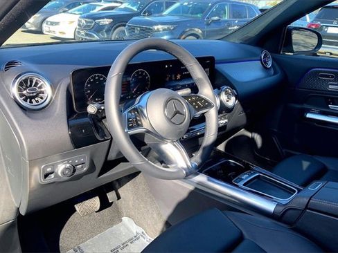 Used 2025 Mercedes-Benz GLA 250 4MATIC image 13
