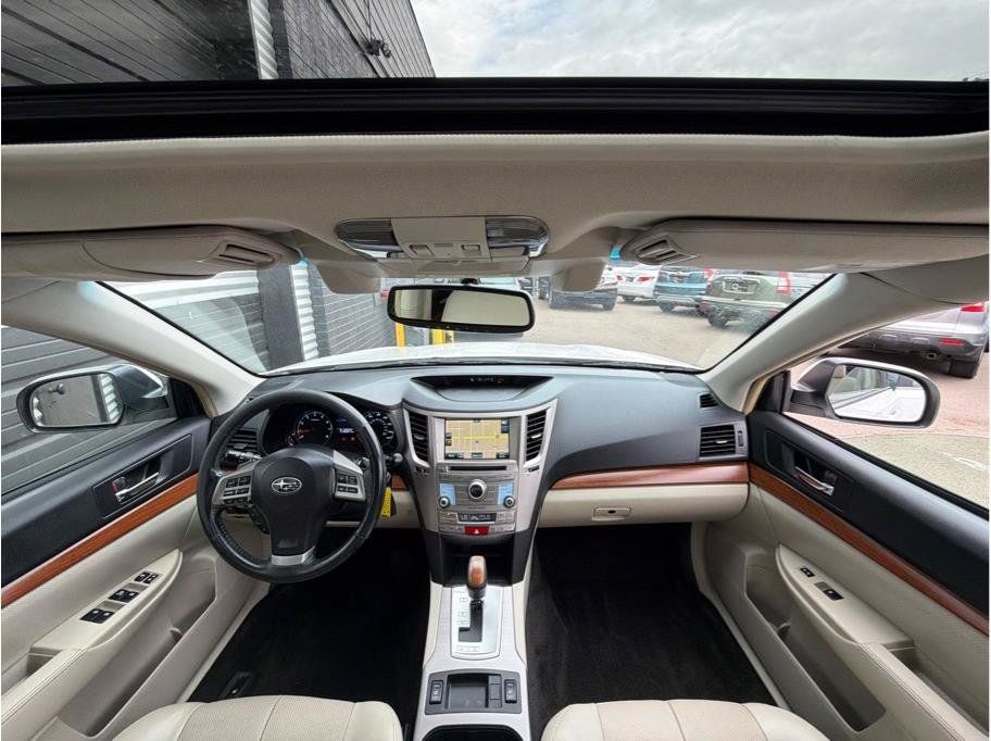 Used 2014 Subaru Outback 2.5i Limited AWD/4WD image 13