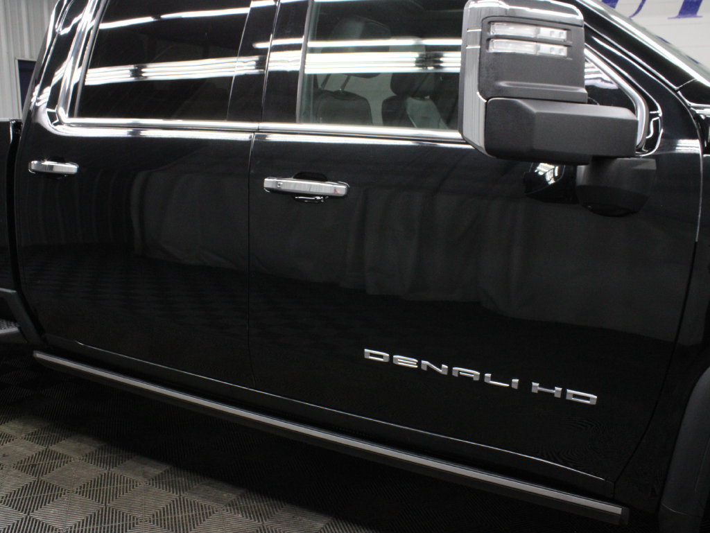 Used 2025 GMC Sierra 3500 Denali w/ Denali Reserve Package AWD/4WD image 44