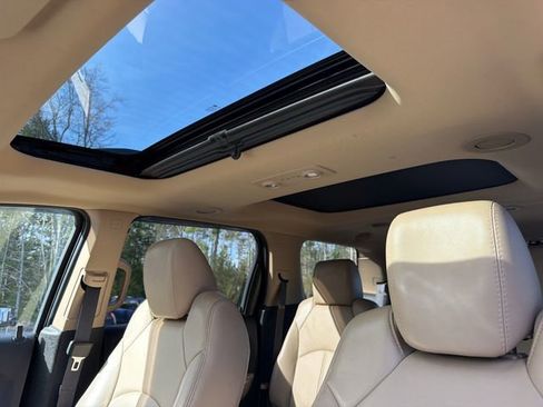 Used 2012 GMC Acadia SLT AWD/4WD image 22