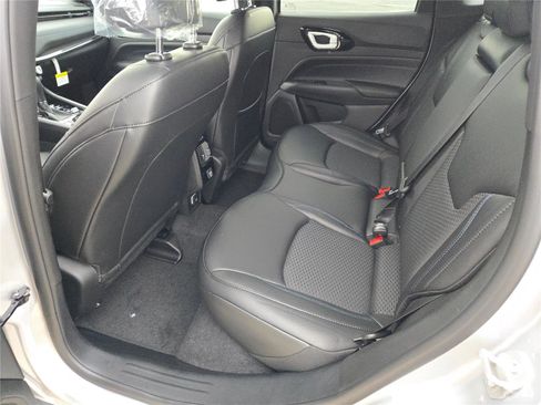 New 2026 Jeep Compass Latitude image 19