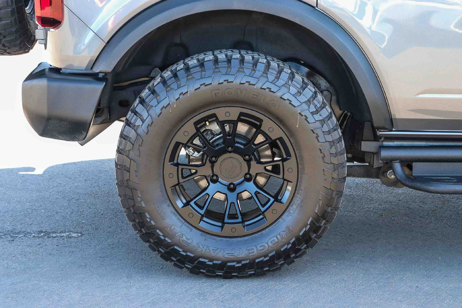Used 2025 Ford Bronco 4-Door AWD/4WD image 9