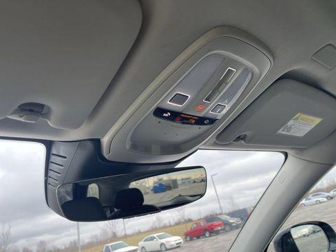 Used 2024 Volvo XC60 B5 Plus image 31