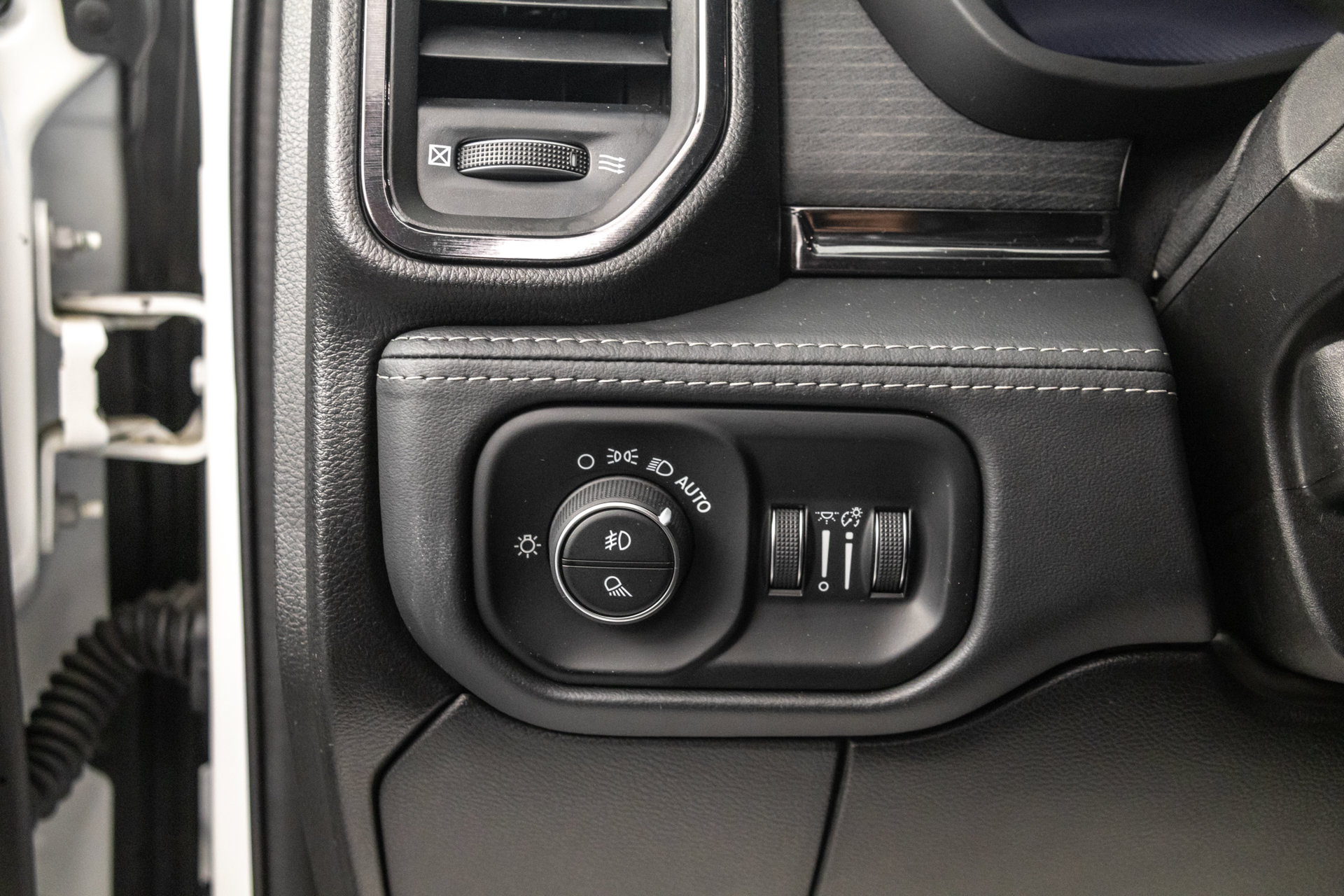 Used 2023 RAM 2500 Limited AWD/4WD image 19