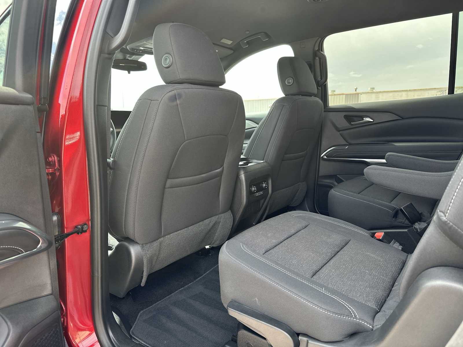 Used 2027 Chevrolet Traverse LT FWD image 20