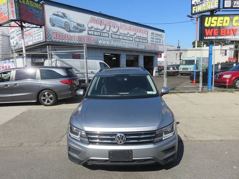 Used 2019 Volkswagen Tiguan SE w/ Panoramic Sunroof Package AWD/4WD image 6