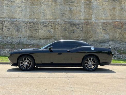 Used 2018 Dodge Challenger GT w/ Technology Group image 7