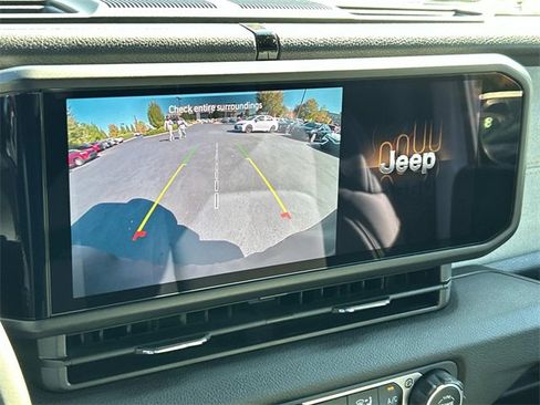 Used 2024 Jeep Wrangler Sport S image 19