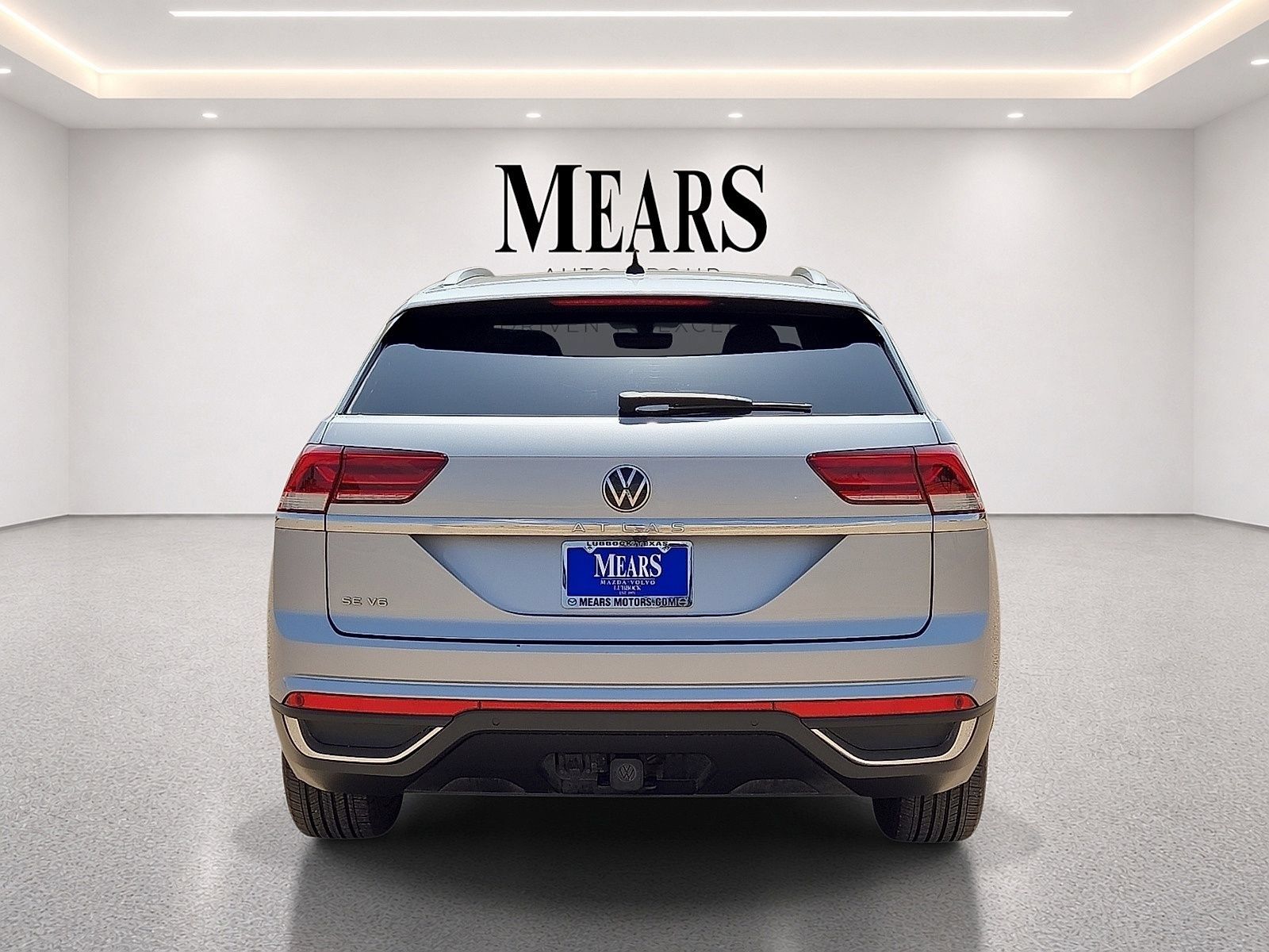 Used 2023 Volkswagen Atlas Cross Sport SE w/ Panoramic Sunroof Package FWD image 4
