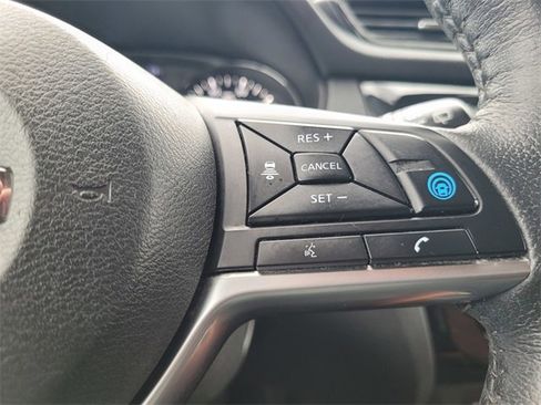 Used 2019 Nissan Rogue SL w/ Premium Package image 27