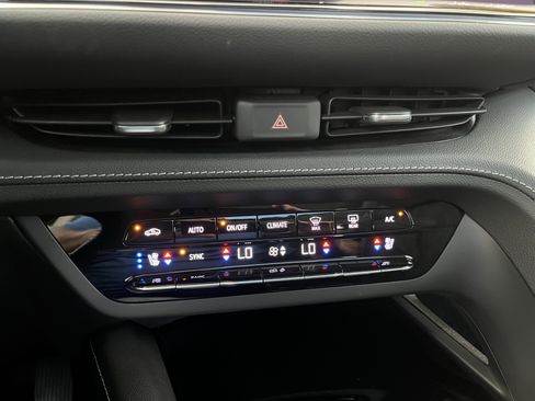Used 2023 Buick Envision Avenir AWD/4WD image 12