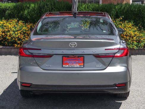 Used 2025 Toyota Camry XLE FWD image 7